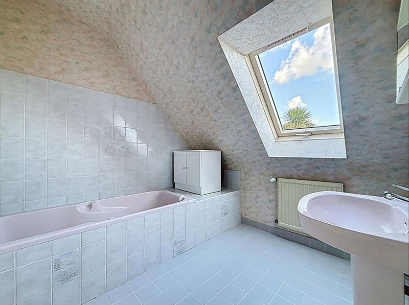 Maison - 93 m² - 5 pièces