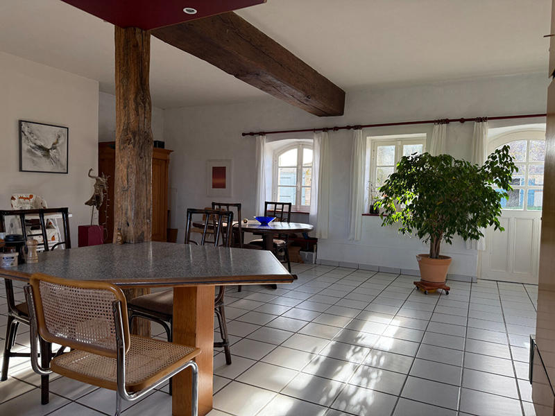 Demeure - 254 m² - 8 pièces