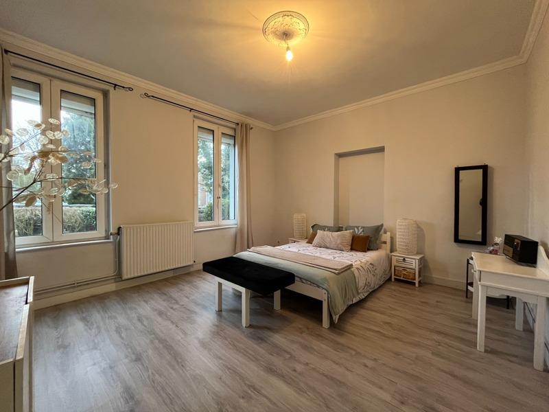 Maison - 252 m² - 13 pièces