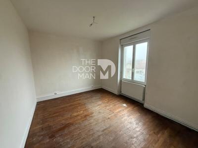 Maison - 85 m² - 5 pièces