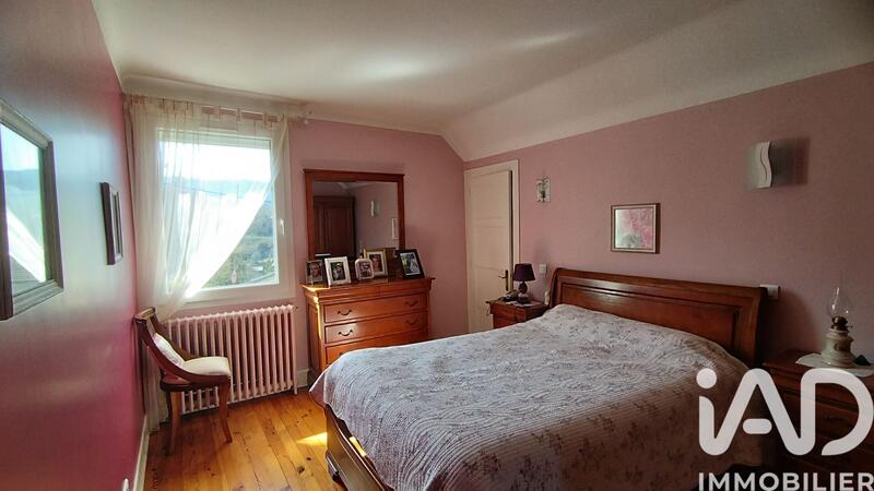 Maison - 284 m² - 9 pièces