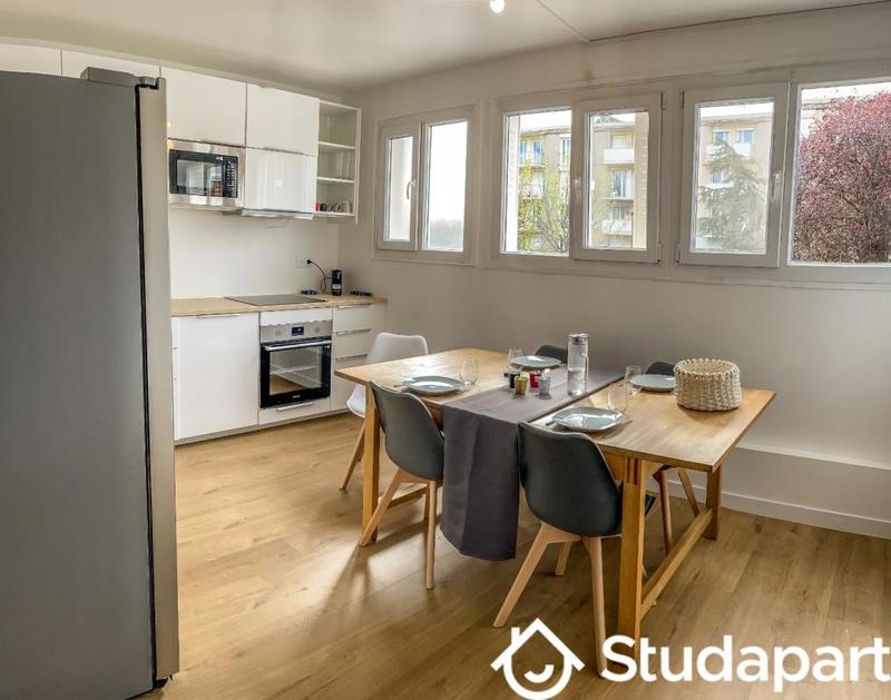 Chambre - 13 m² - 1 pièce