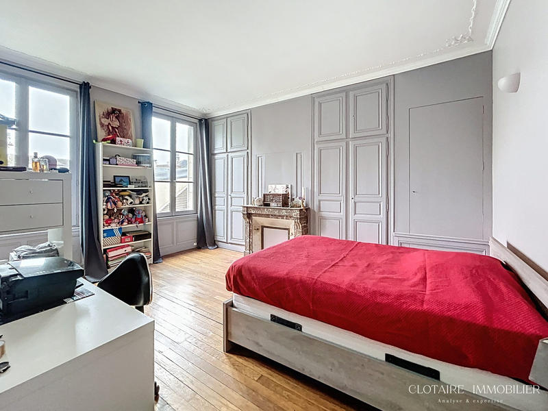 Maison - 600 m² - 12 pièces