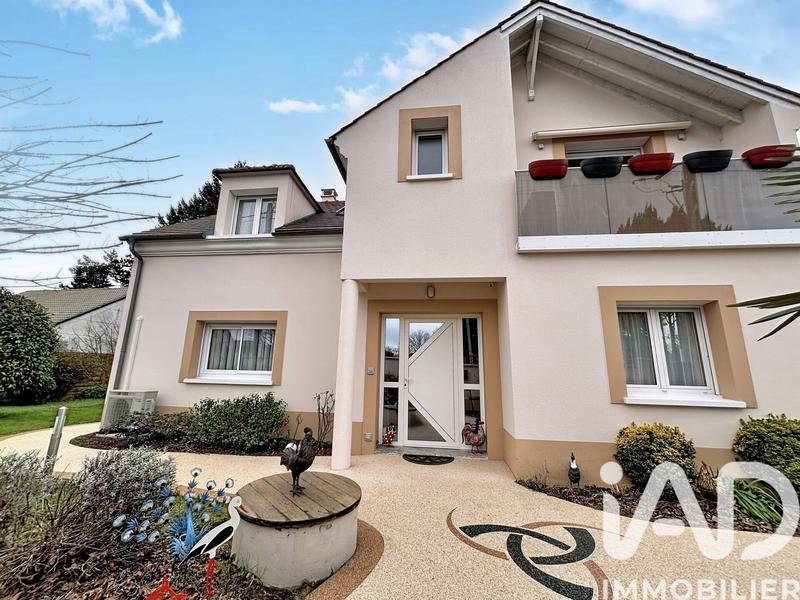 Maison - 225 m² - 8 pièces