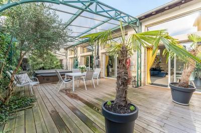 Maison - 394 m² - 5 pièces