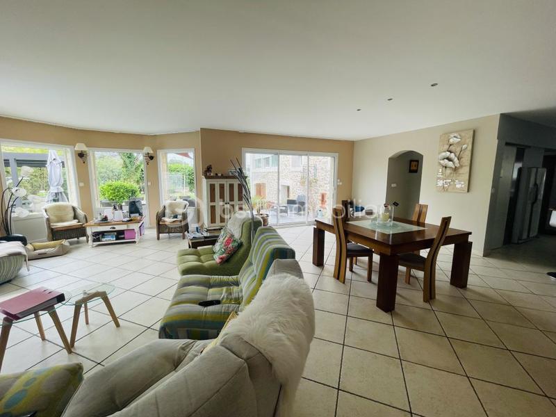 Demeure - 200 m² - 7 pièces