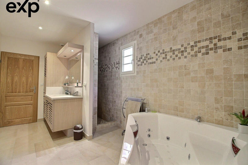 Villa - 196 m² - 7 pièces