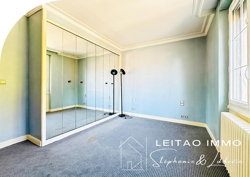 Maison - 252 m² - 6 pièces