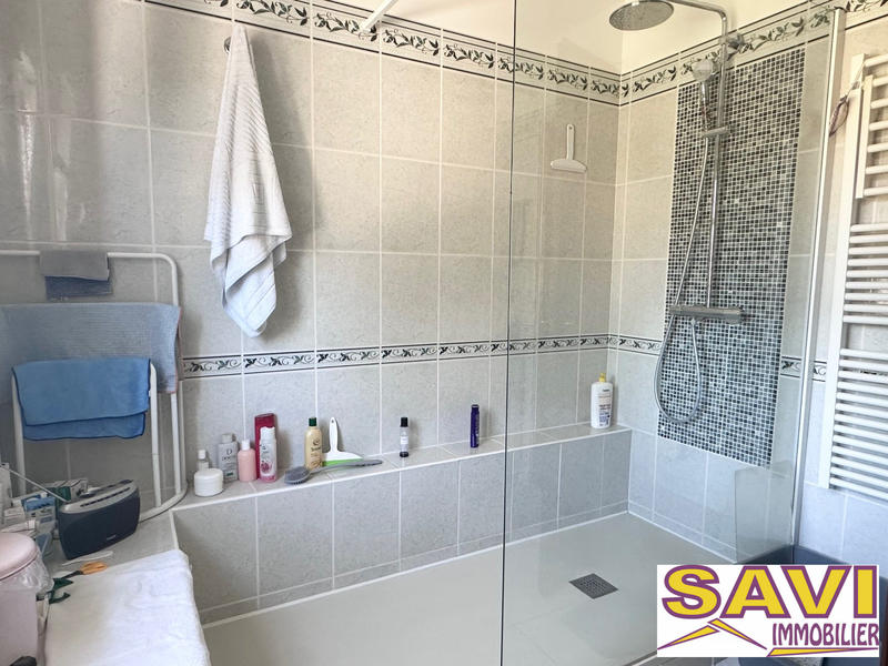 Maison traditionnelle - 174 m² - 8 pièces