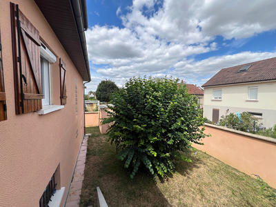 Maison - 196 m² - 9 pièces