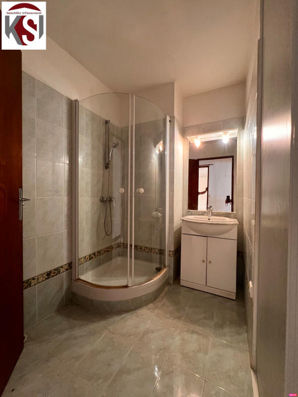 Maison - 214 m² - 8 pièces