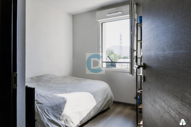 Appartement - 100 m² - 5 pièces