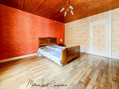 Maison - 264 m² - 8 pièces