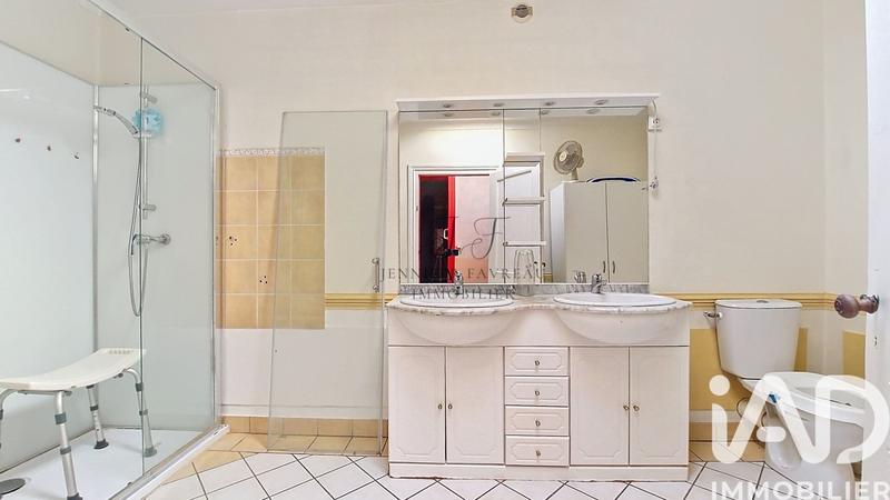 Maison - 198 m² - 7 pièces