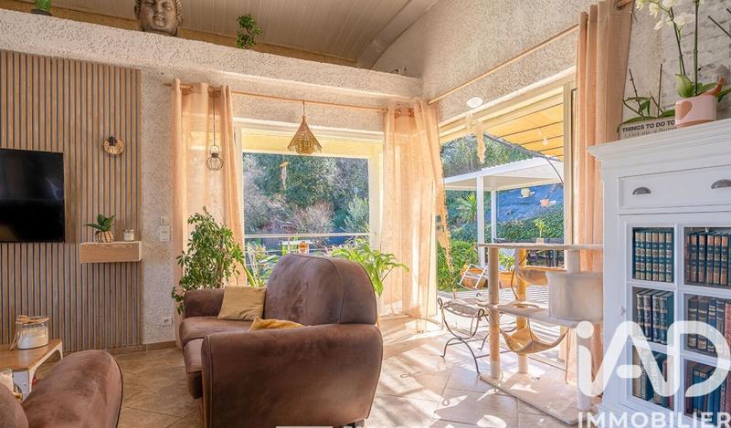 Maison - 203 m² - 5 pièces