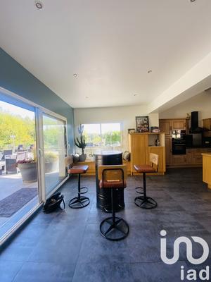 Maison - 400 m² - 8 pièces