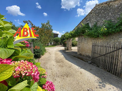 Maison - 240 m² - 10 pièces