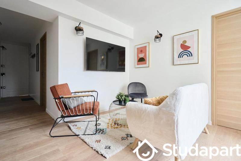 Chambre - 11 m² - 1 pièce