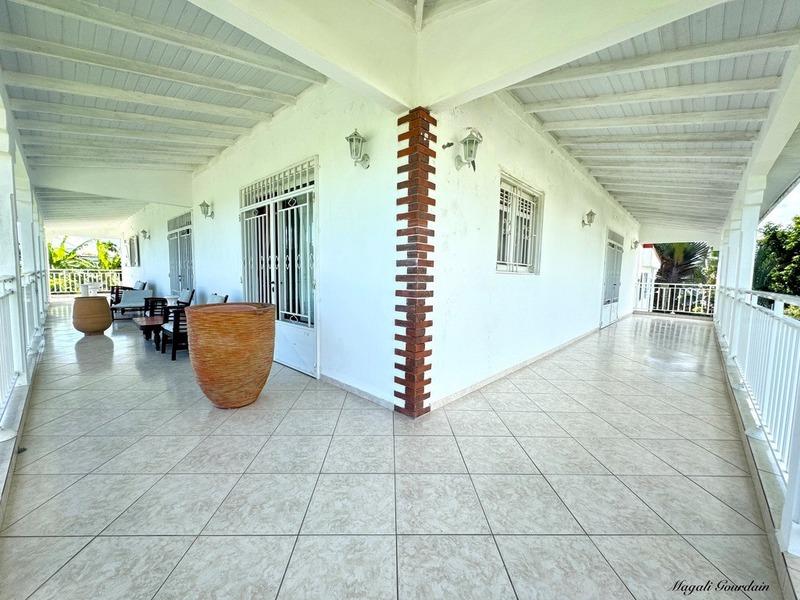 Maison - 362 m² - 8 pièces