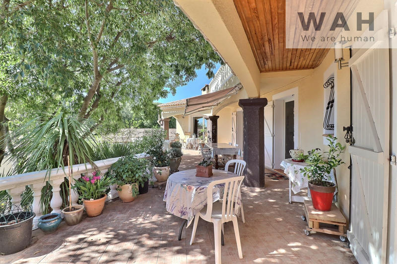 Maison - 205 m² - 7 pièces