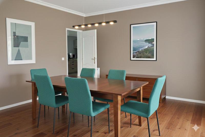 Maison - 240 m² - 9 pièces