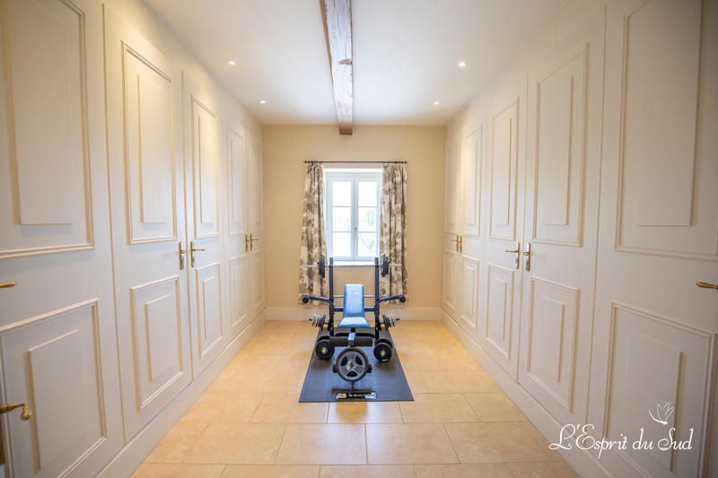 Maison - 724 m² - 18 pièces