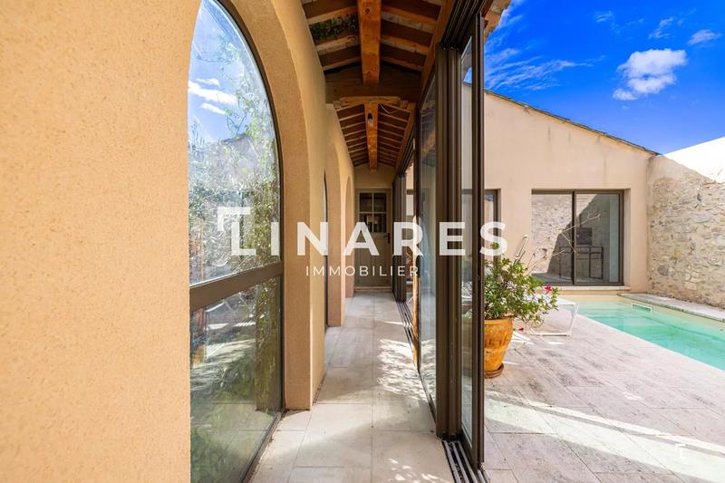 Maison - 210 m² - 5 pièces