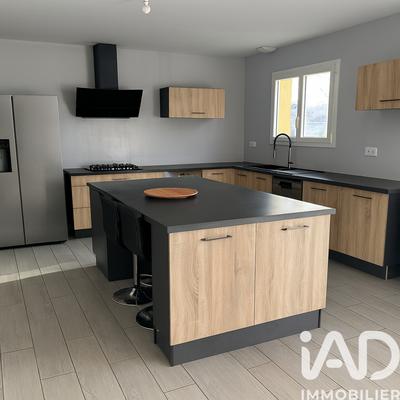 Maison - 159 m² - 7 pièces