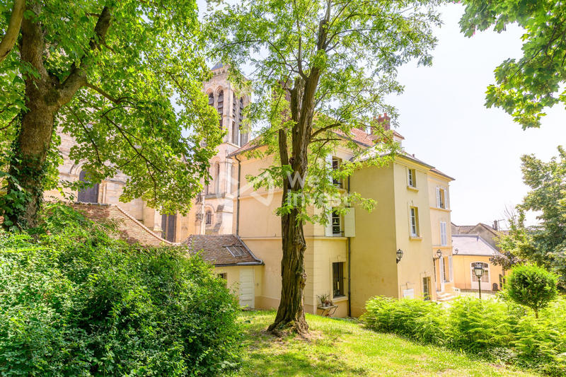 Maison - 350 m² - 15 pièces