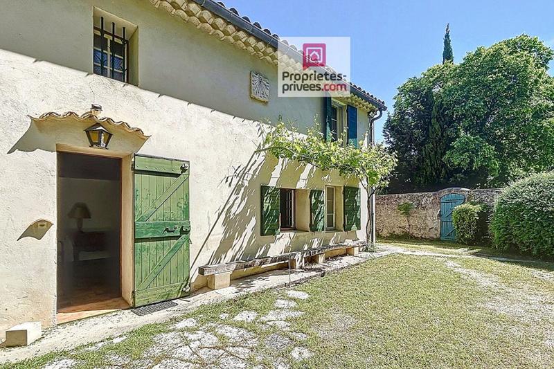Maison - 185 m² - 9 pièces