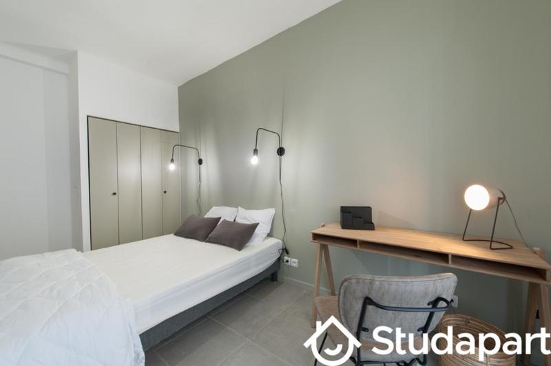 Chambre - 14 m² - 1 pièce