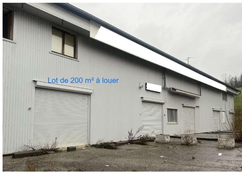 Local artisanal - 200 m² - 2 pièces