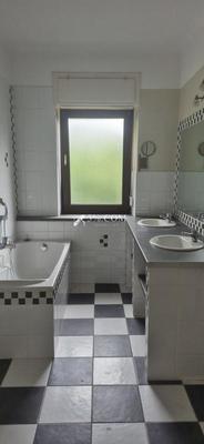 Maison - 204 m² - 12 pièces