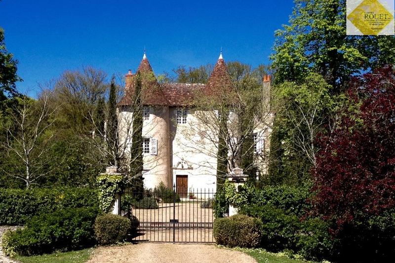 Maison - 540 m² - 11 pièces