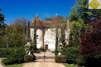 Maison - 540 m² - 11 pièces