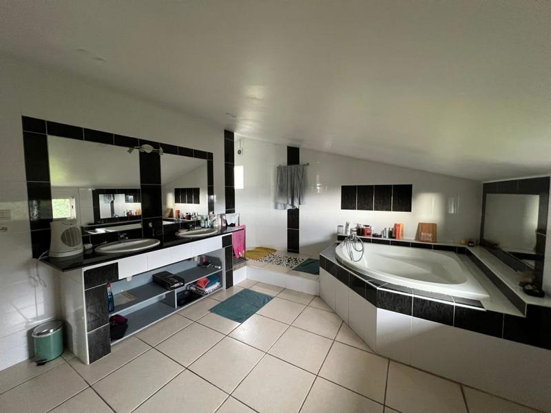 Maison - 101 m² - 5 pièces