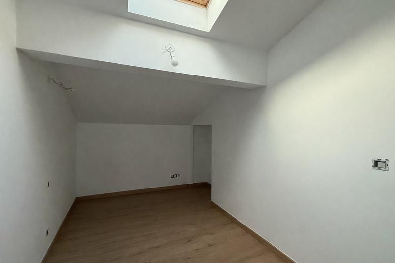 Appartement - 90 m² - 3 pièces