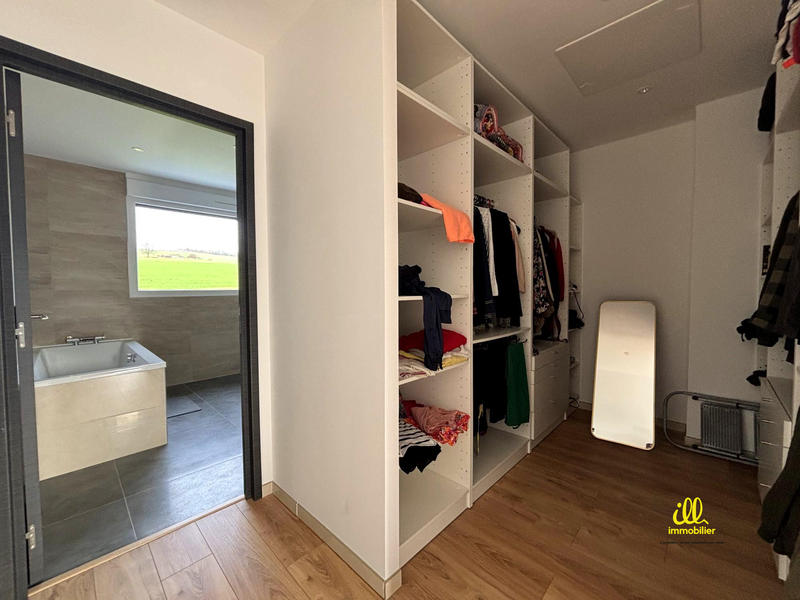 Maison - 245 m² - 6 pièces