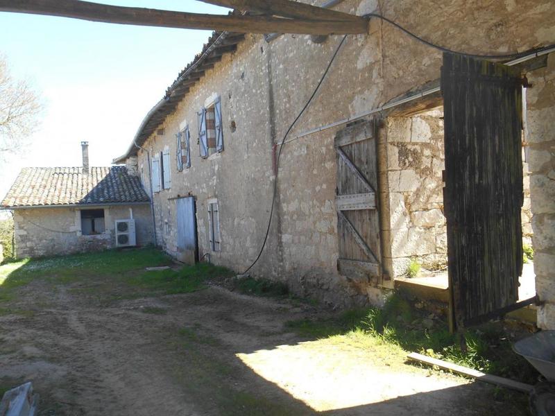 Propriété - 790 m² - 7 pièces