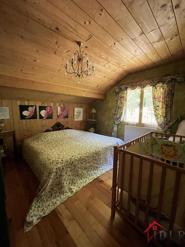 Propriété - 330 m² - 20 pièces