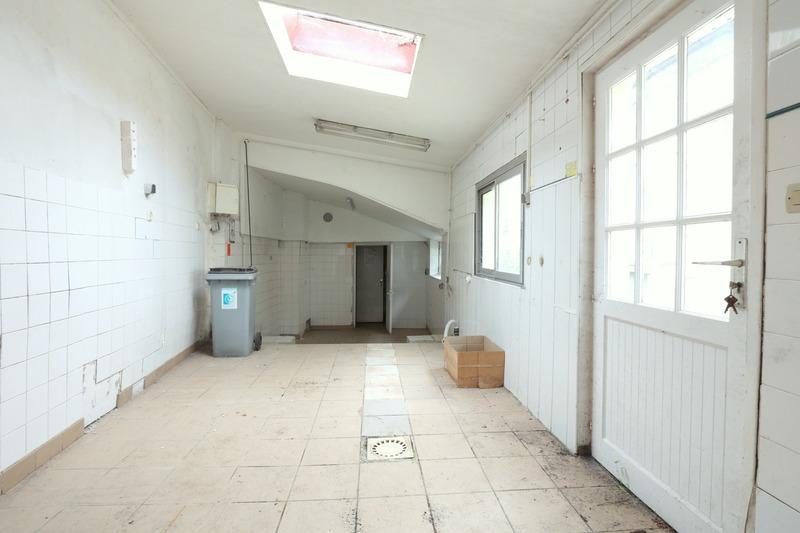 Local commercial - 369 m² - 14 pièces