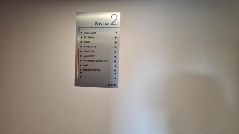 Bureau - 74 m² - 2 pièces