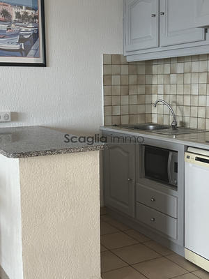 Local commercial - 1 200 m²