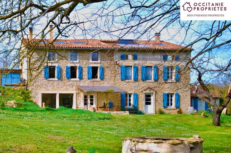 Propriété - 253 m² - 5 pièces