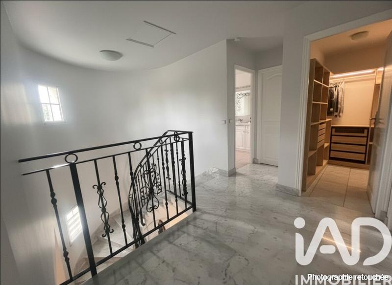 Maison - 187 m² - 7 pièces