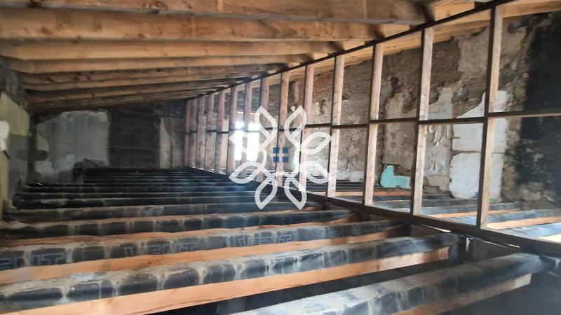 Maison - 90 m² - 2 pièces