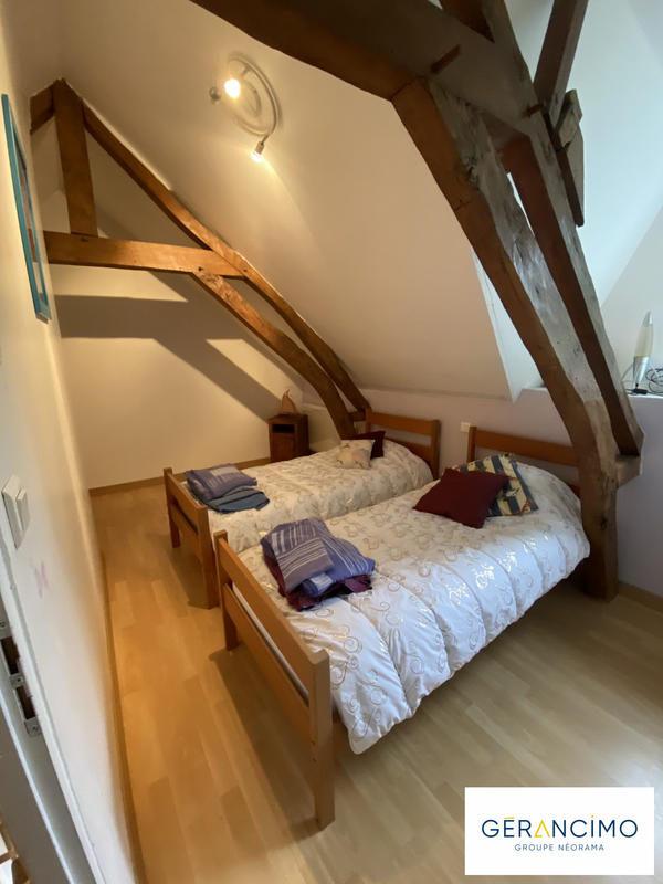 Maison - 216 m² - 8 pièces