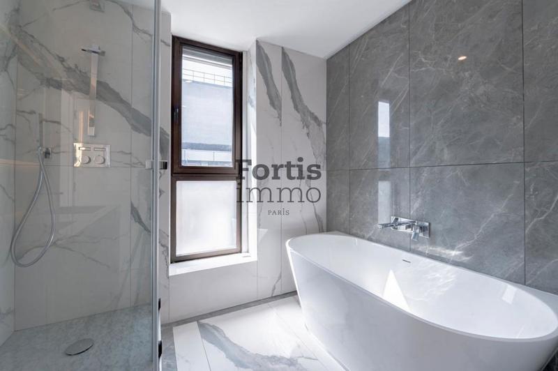 Penthouse - 90 m² - 2 pièces