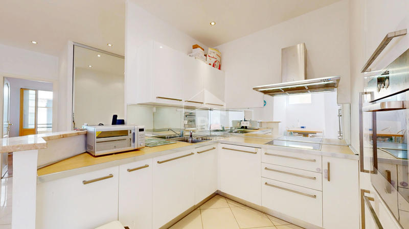 Appartement - 82 m² - 3 pièces