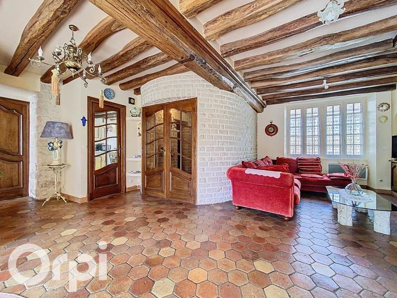 Maison - 180 m² - 9 pièces